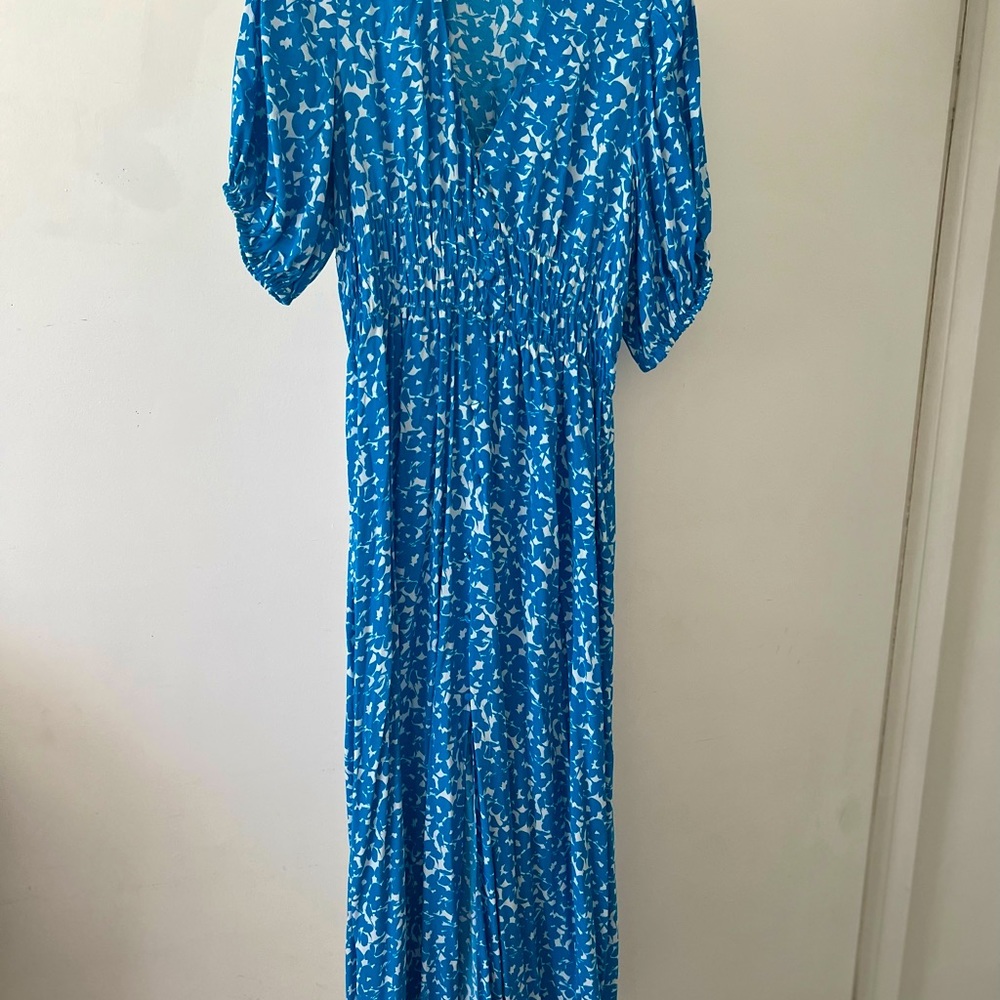 Beautiful blue Zara long dress, perfect for the summer! Size XS
